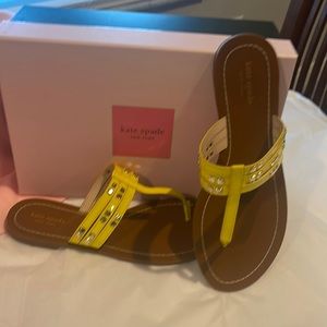 Kate Spade thong side sandals with gold spades